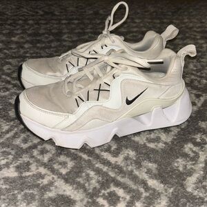 Nike RYZ 365 Woman’s Sneaker